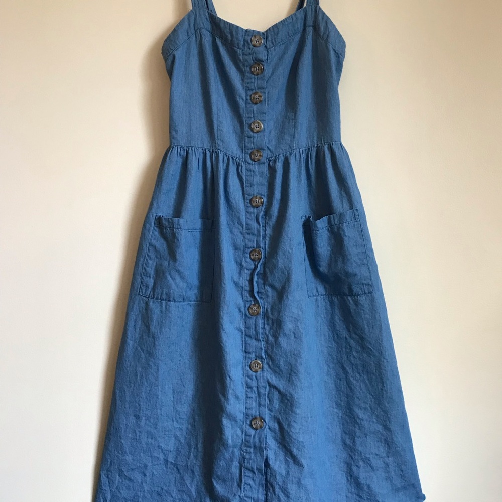 Button down denim dress with pockets size medium
